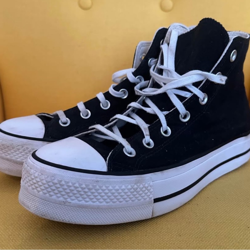 Converse Black and White High-Top Sneakers Classic Design - Picture 1 of 1